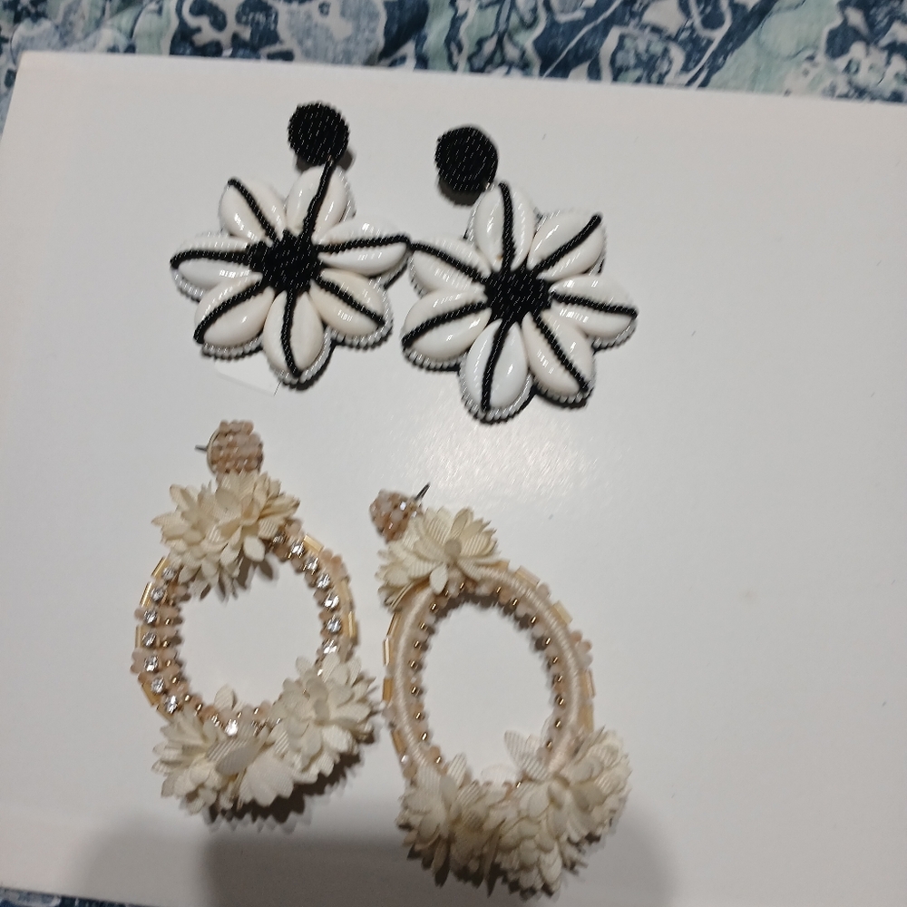 Floral Statement Earrings Duo - Black & White + Cream